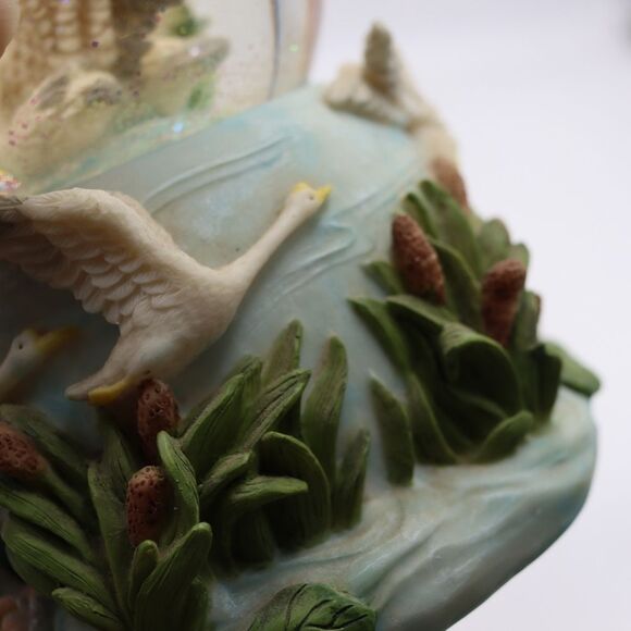 Sanyo Swans Spinning Water Globe Music Box Vintage - Picture 5 of 12